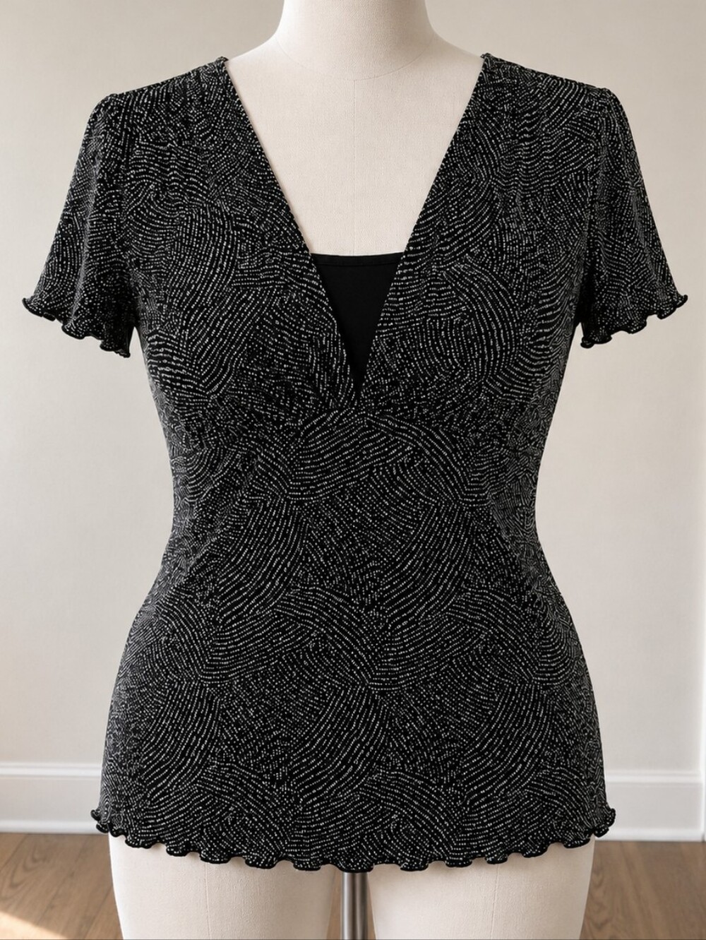 Black White Short Sleeve Blouse 10 Petite Abstract swirl print Scalloped Hem Top